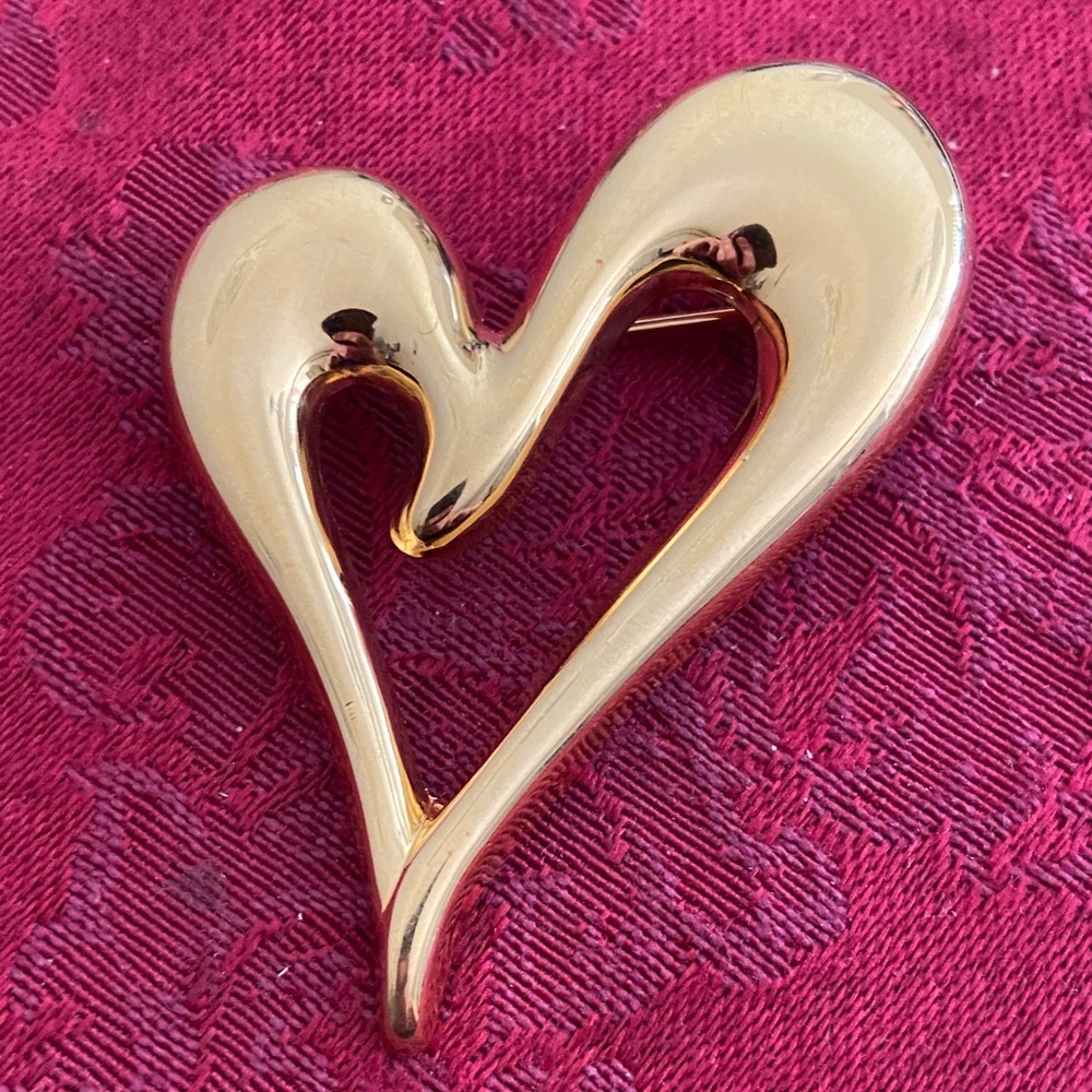 Vintage MONET Gold Tone Heart Broach
